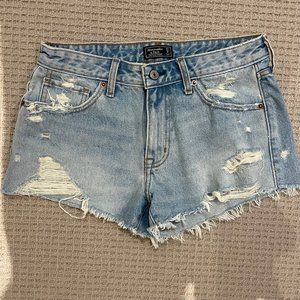 Low Rise Light Denim Shorts (Distressed) || Abercrombie & Fitch